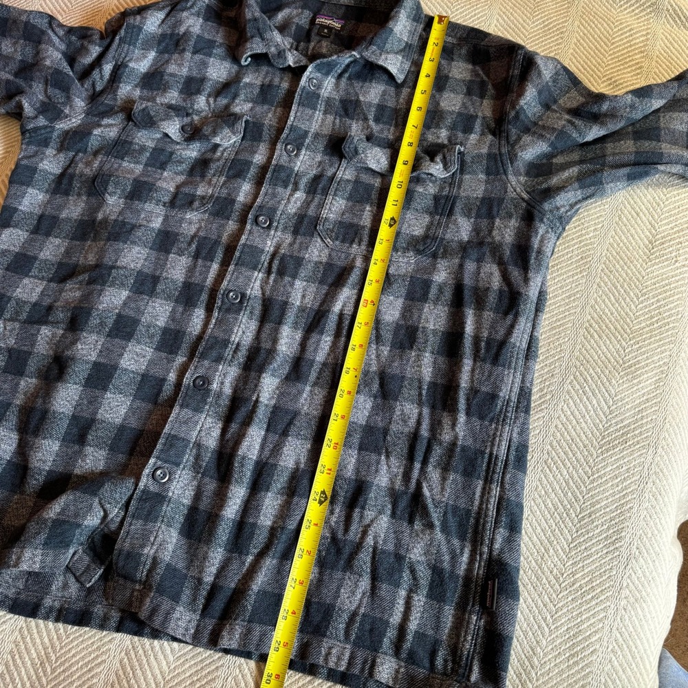 Patagonia Mens XL Fjord Flannel Shirt Organic Cotton Navy‎ Grey Plaid - Picture 8 of 8